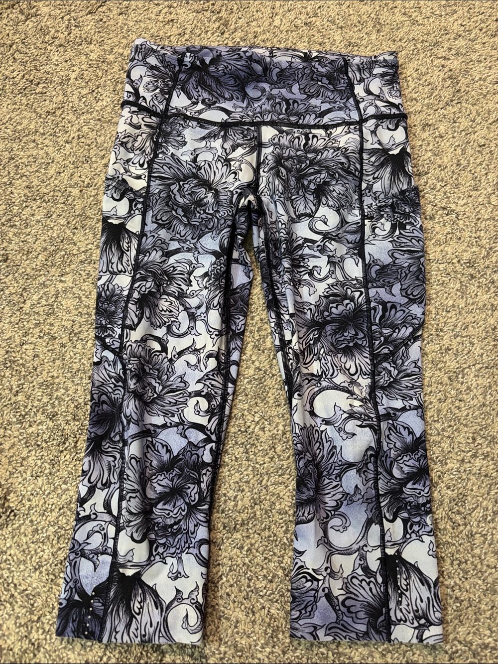 Lululemon Fast & Free Crop II *Nulux 19" size 8 - Picture 2 of 5